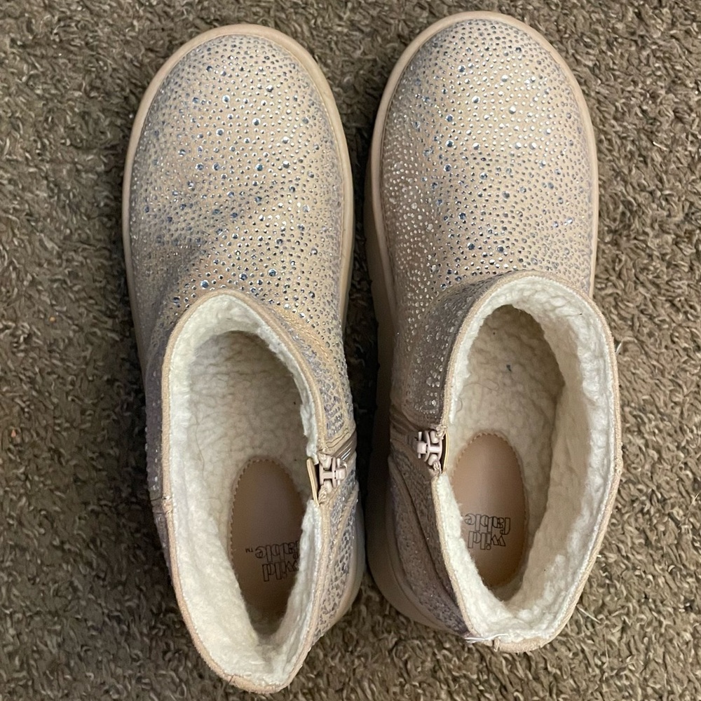 Women’s rhinestone Boots